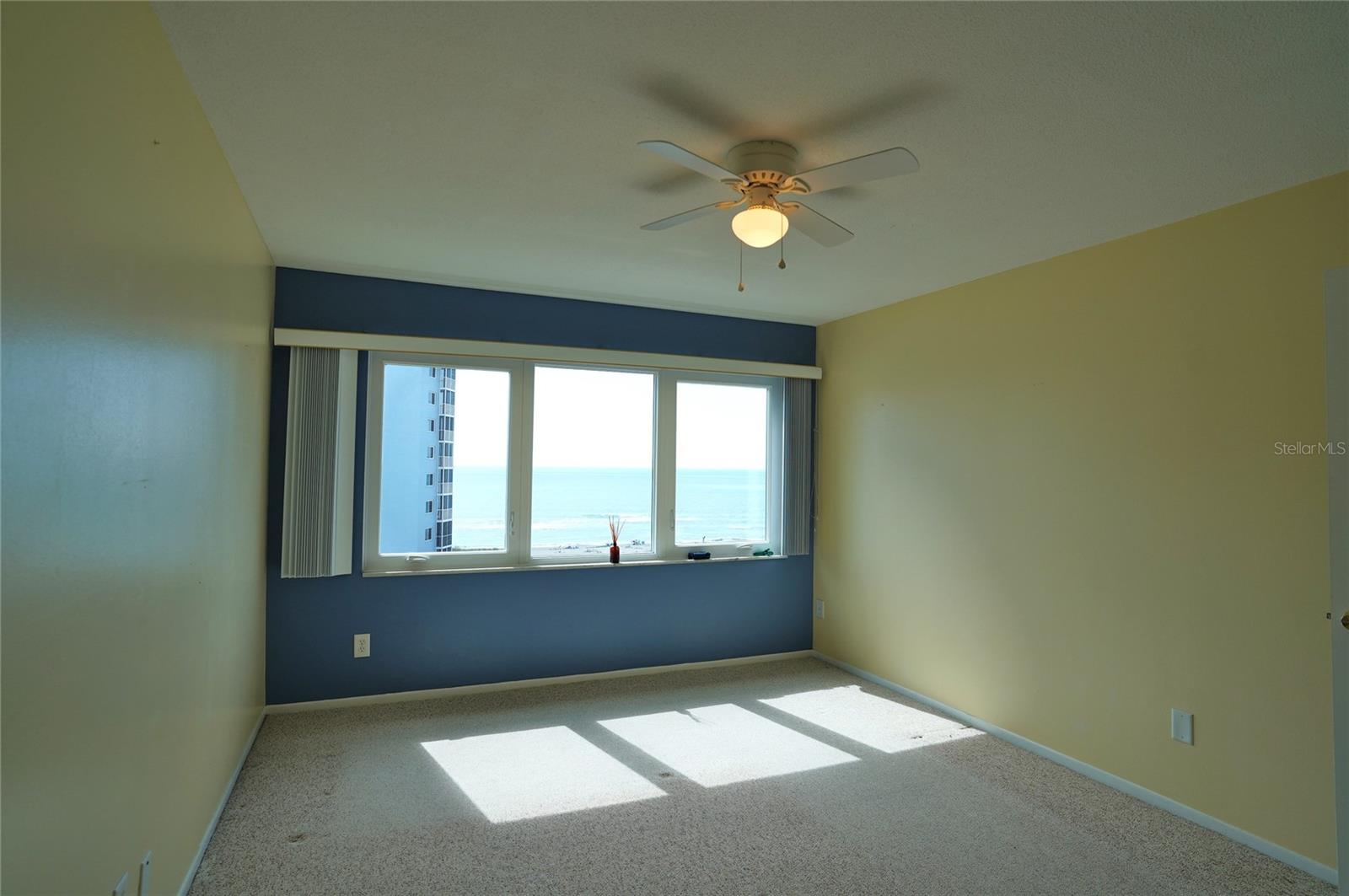 GULF TWIN TOWERS - Residential