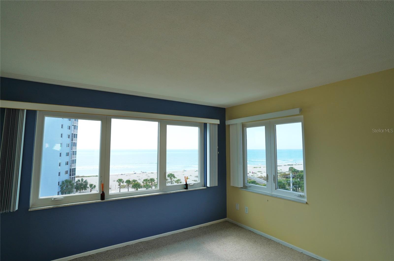 GULF TWIN TOWERS - Residential
