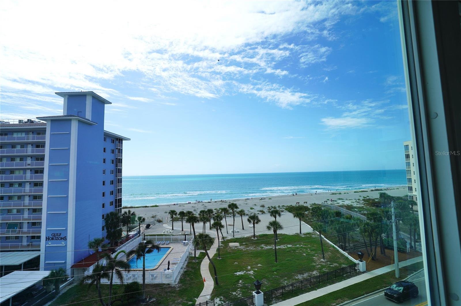 GULF TWIN TOWERS - Residential