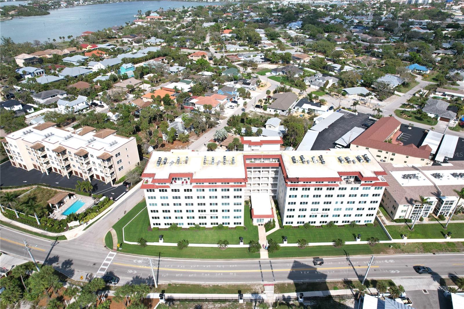 GULF TWIN TOWERS - Residential