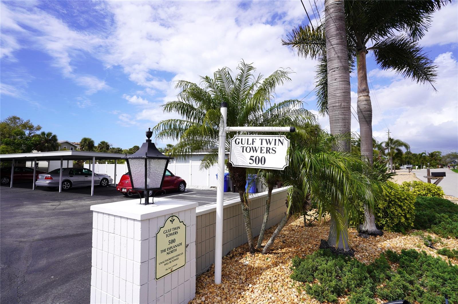 GULF TWIN TOWERS - Residential