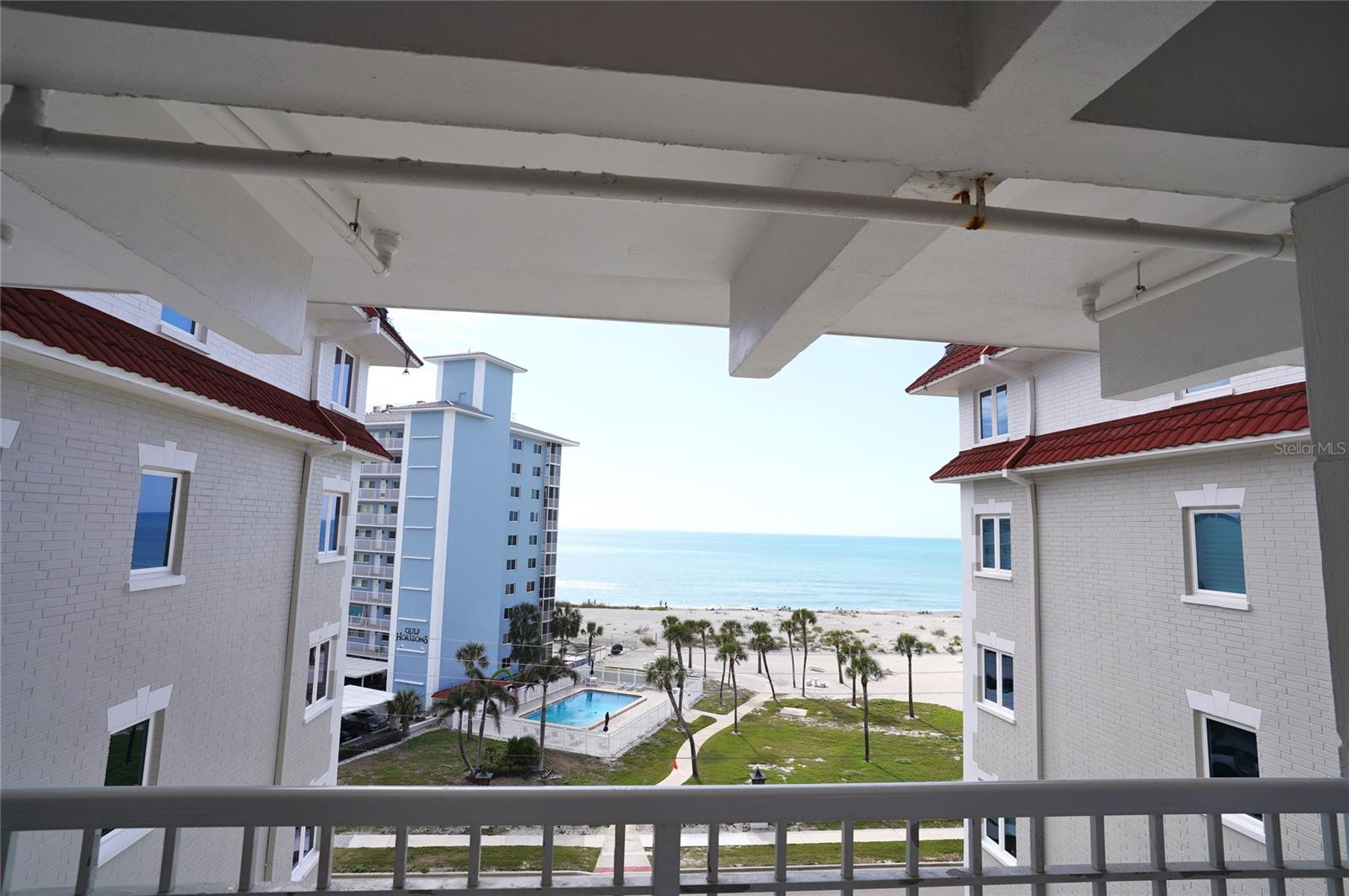 GULF TWIN TOWERS - Residential