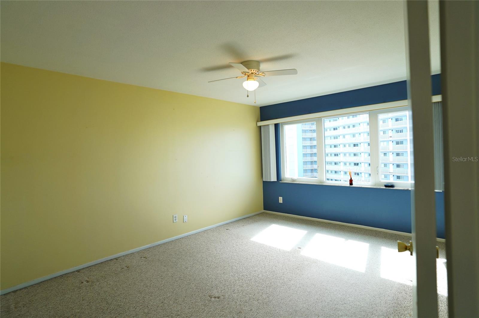 GULF TWIN TOWERS - Residential