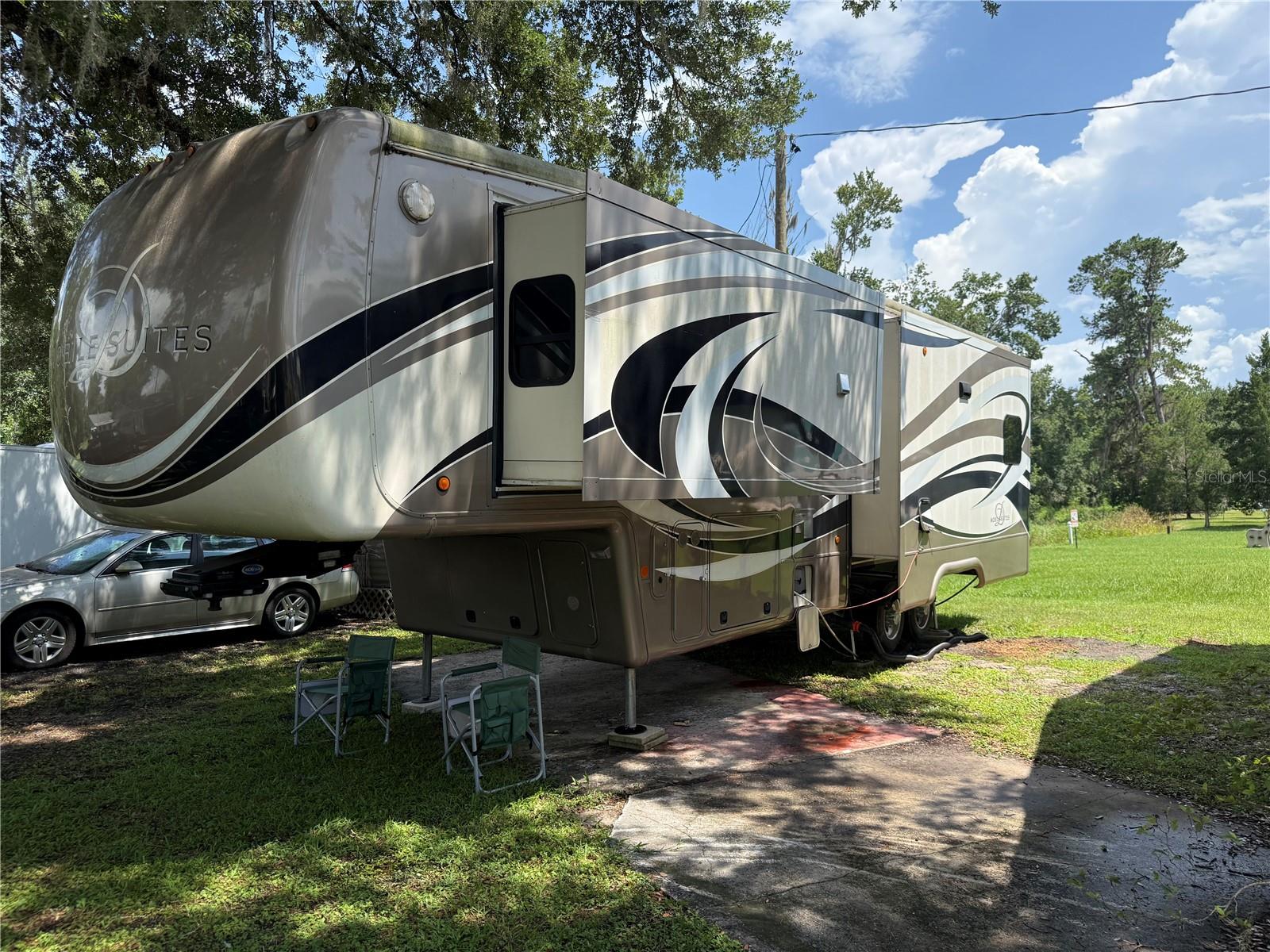 CAMPERS HOLIDAY - Land