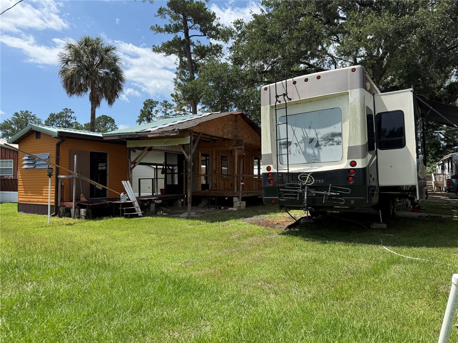 CAMPERS HOLIDAY - Land