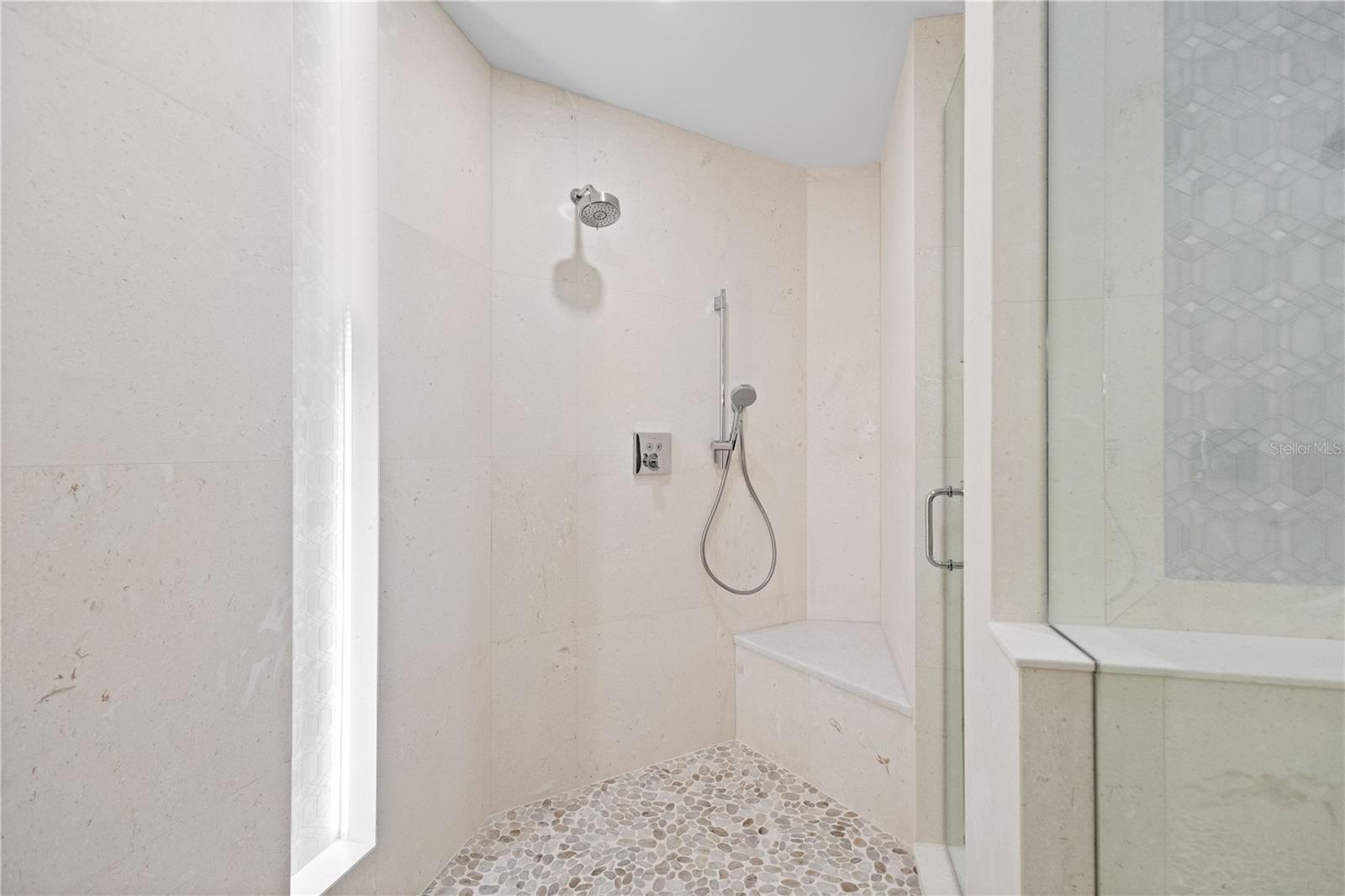 L AMBIANCE 1 - Residential