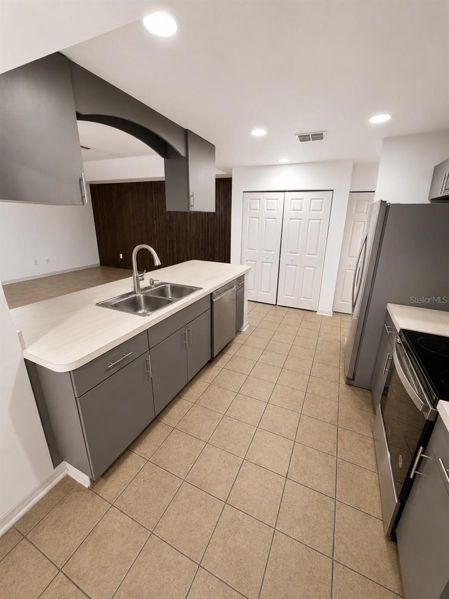 WALNUT RIDGE - Residential Lease