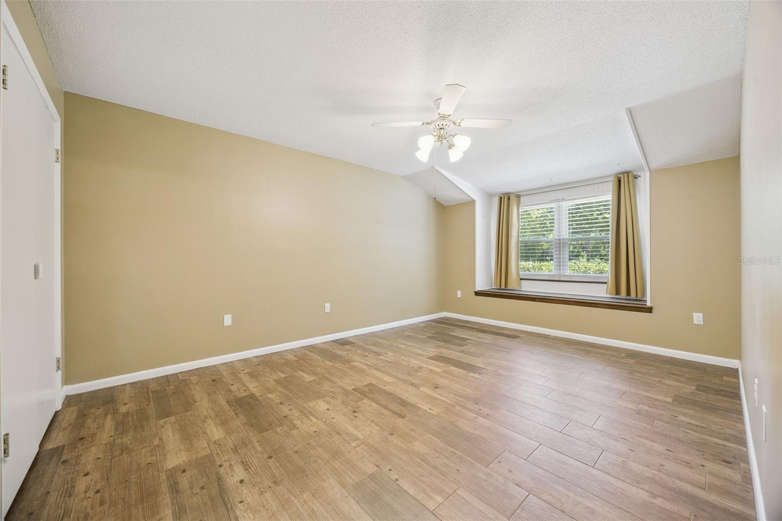 UMATILLA SMITH TURNER BLK - Residential