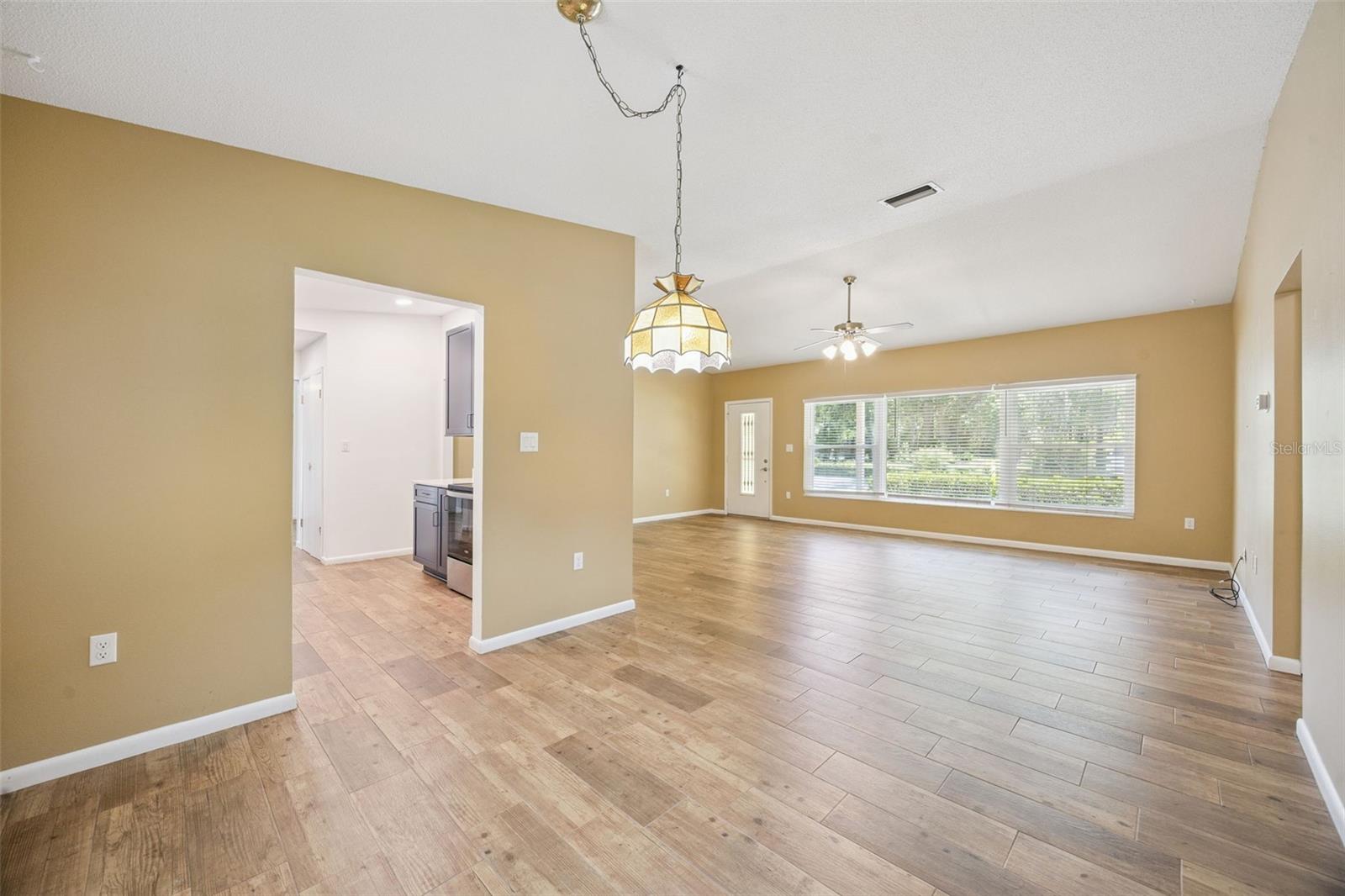 UMATILLA SMITH TURNER BLK - Residential
