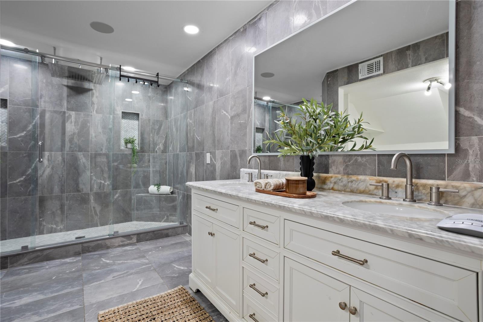HOLLOWBROOK WEST PH 4 - Residential