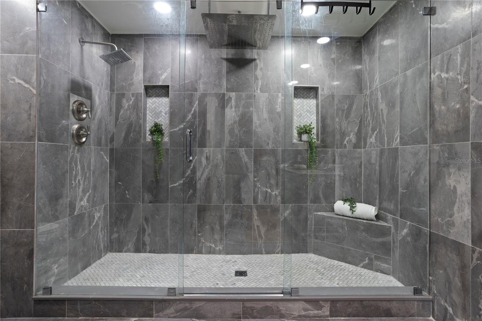 HOLLOWBROOK WEST PH 4 - Residential