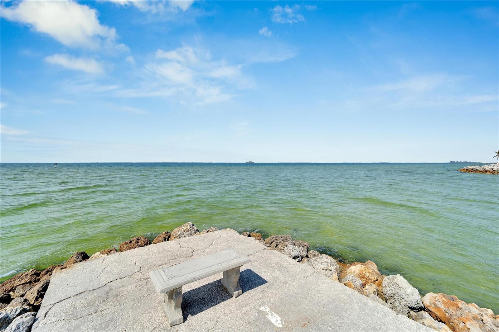 FLAT ISLAND - Land