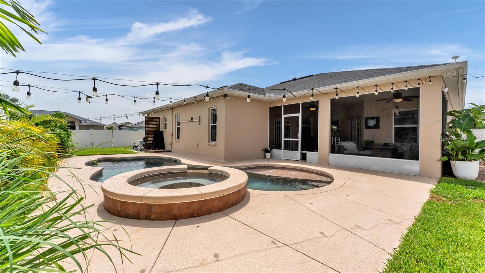 TOWNE PARK ESTATES - Residential