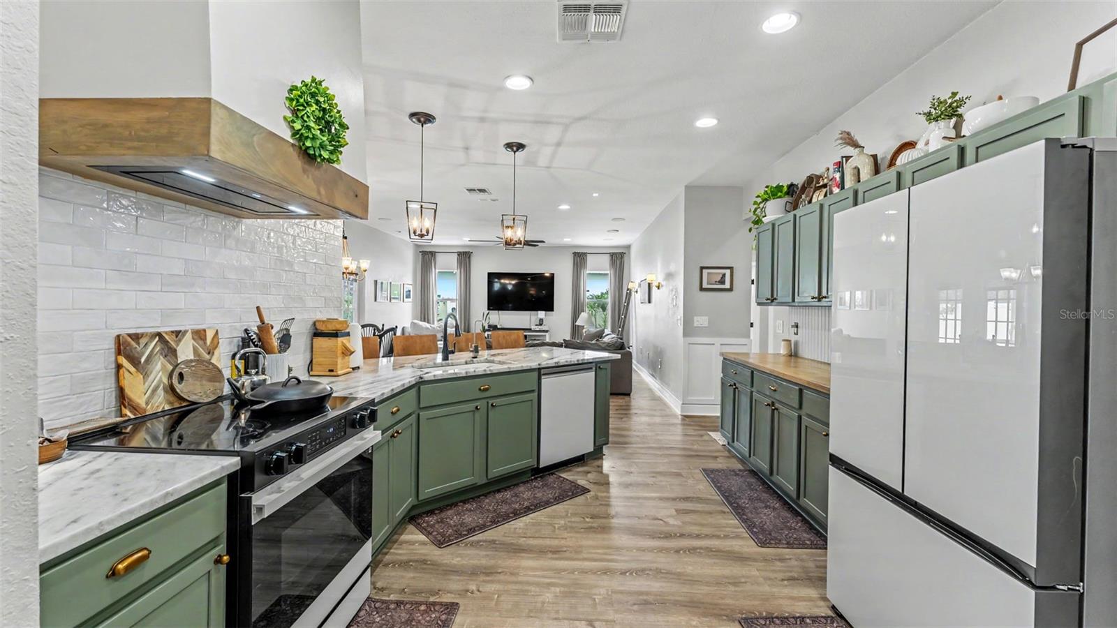 TOWNE PARK ESTATES - Residential