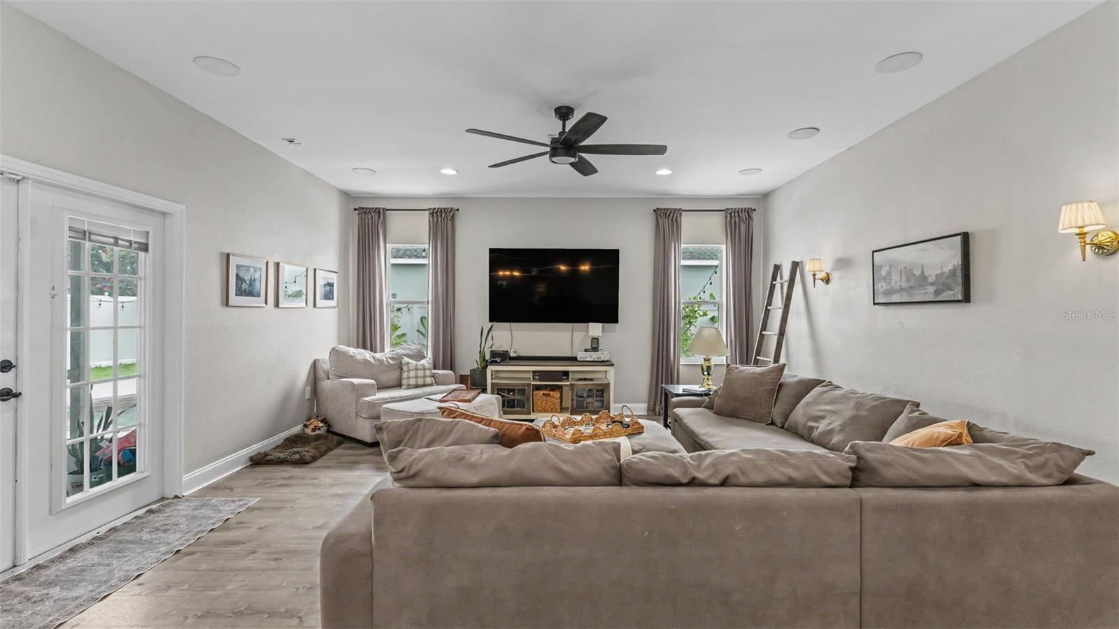 TOWNE PARK ESTATES - Residential