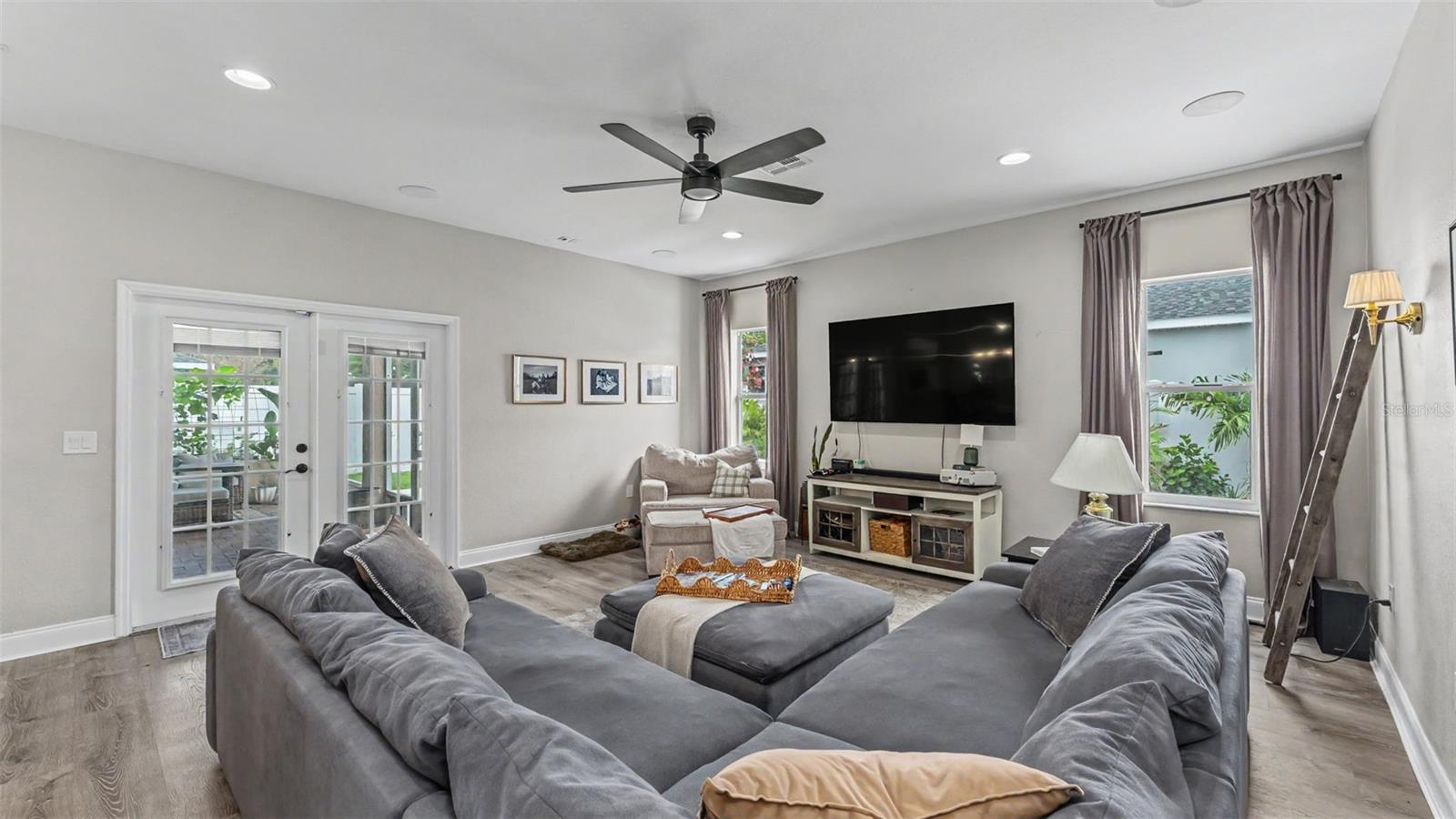TOWNE PARK ESTATES - Residential