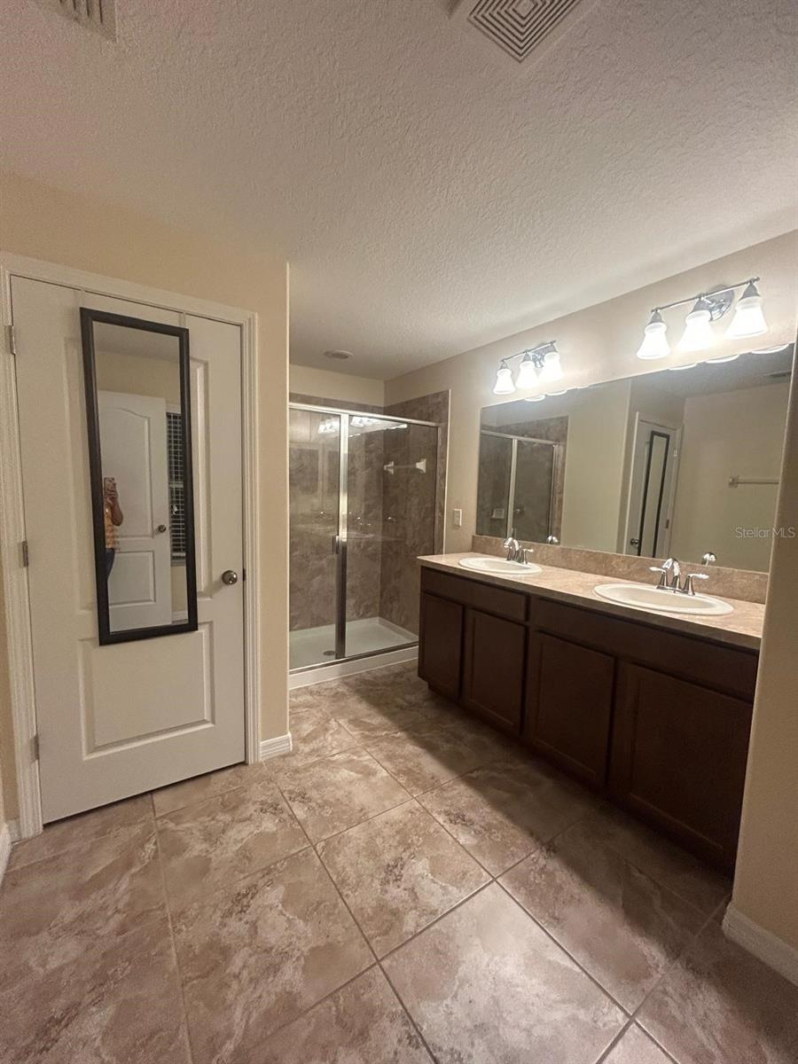 SAVANNAH LNDGS - Residential Lease