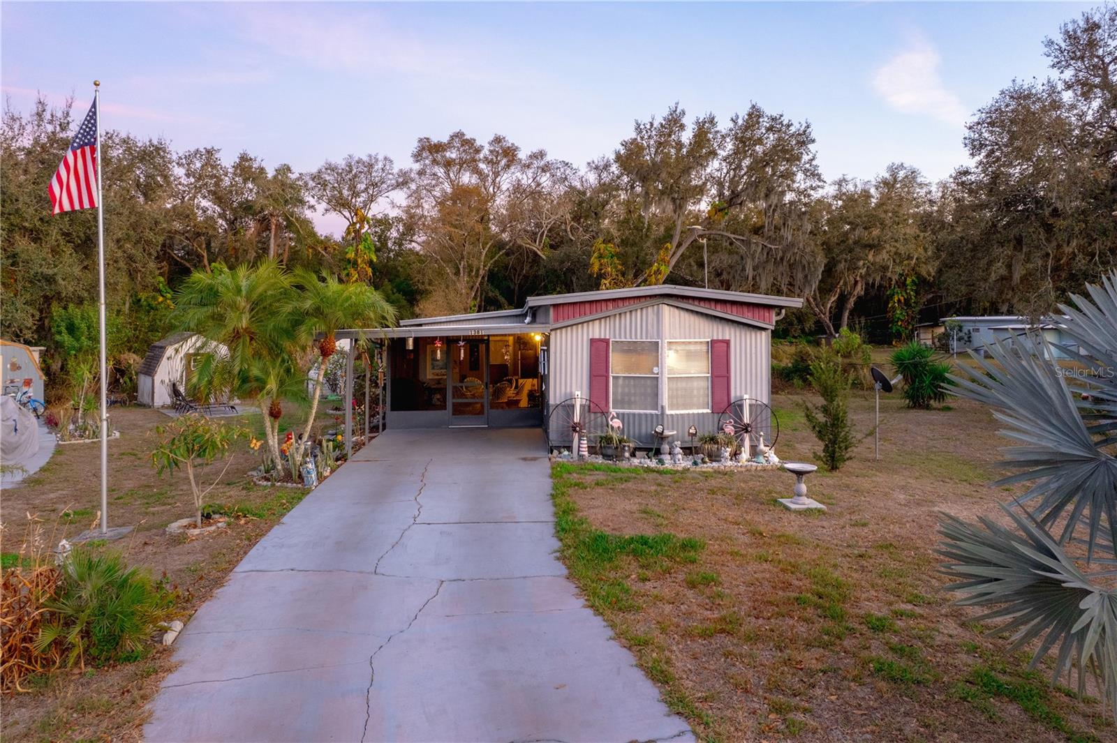 LAKE SIDE ESTATES - Residential