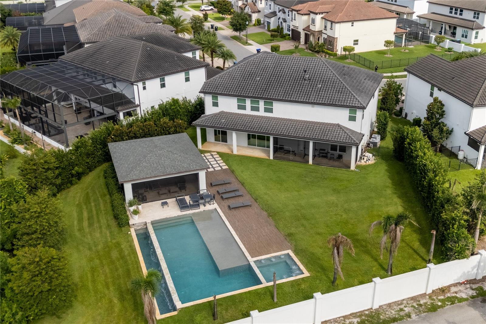 ESTATES/PARKSIDE - Residential