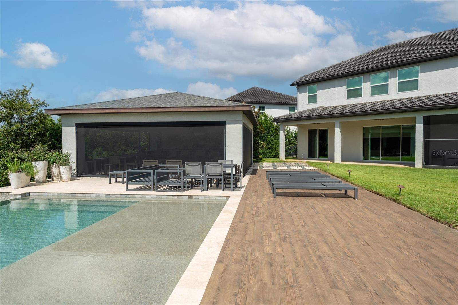 ESTATES/PARKSIDE - Residential