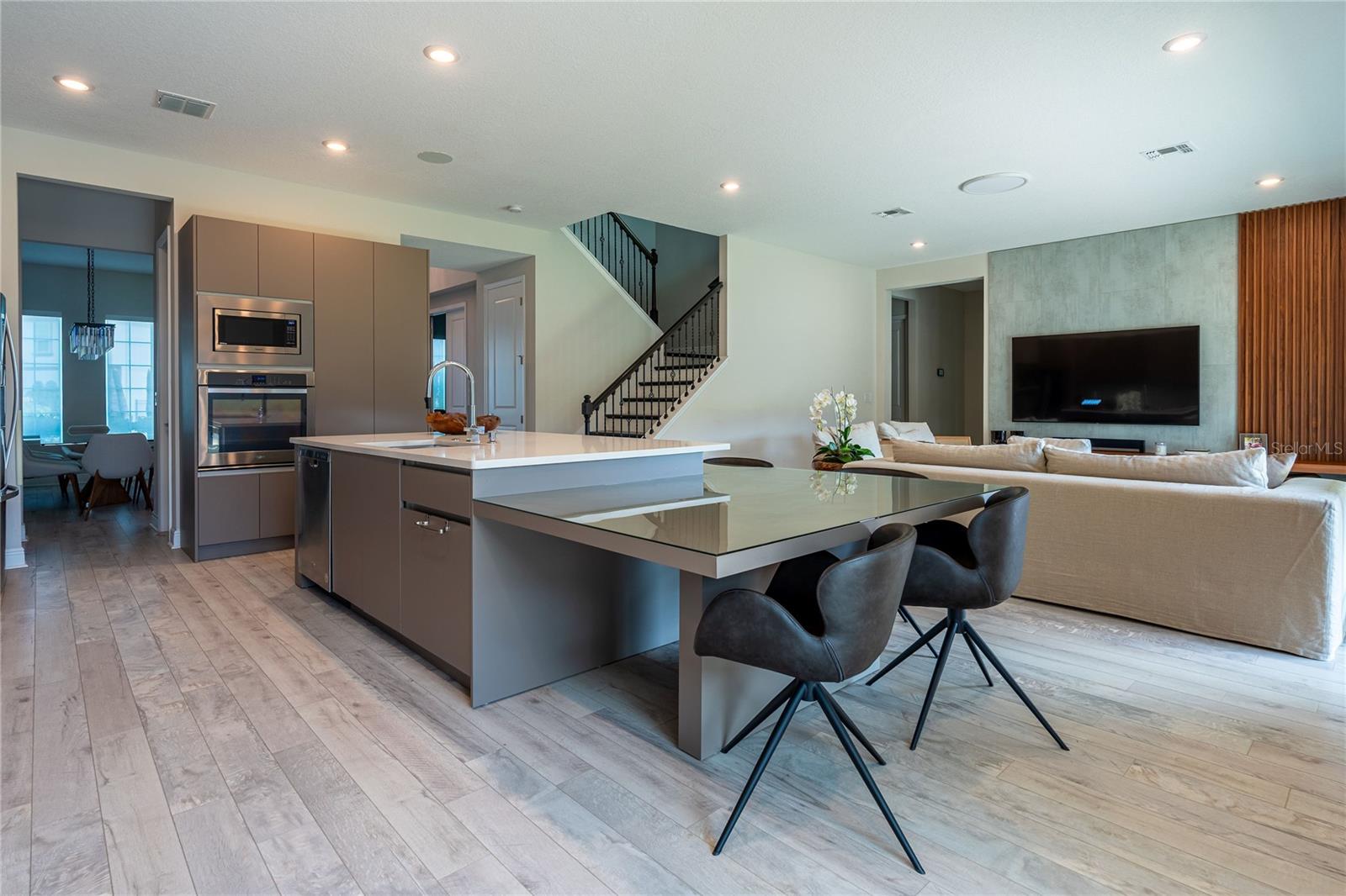 ESTATES/PARKSIDE - Residential