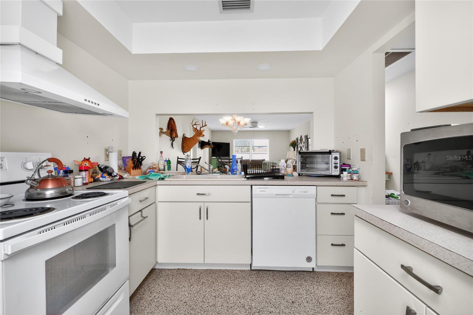 DEER CREEK WOODS - Residential Income