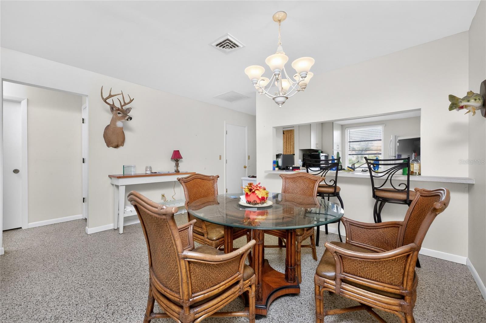 DEER CREEK WOODS - Residential Income