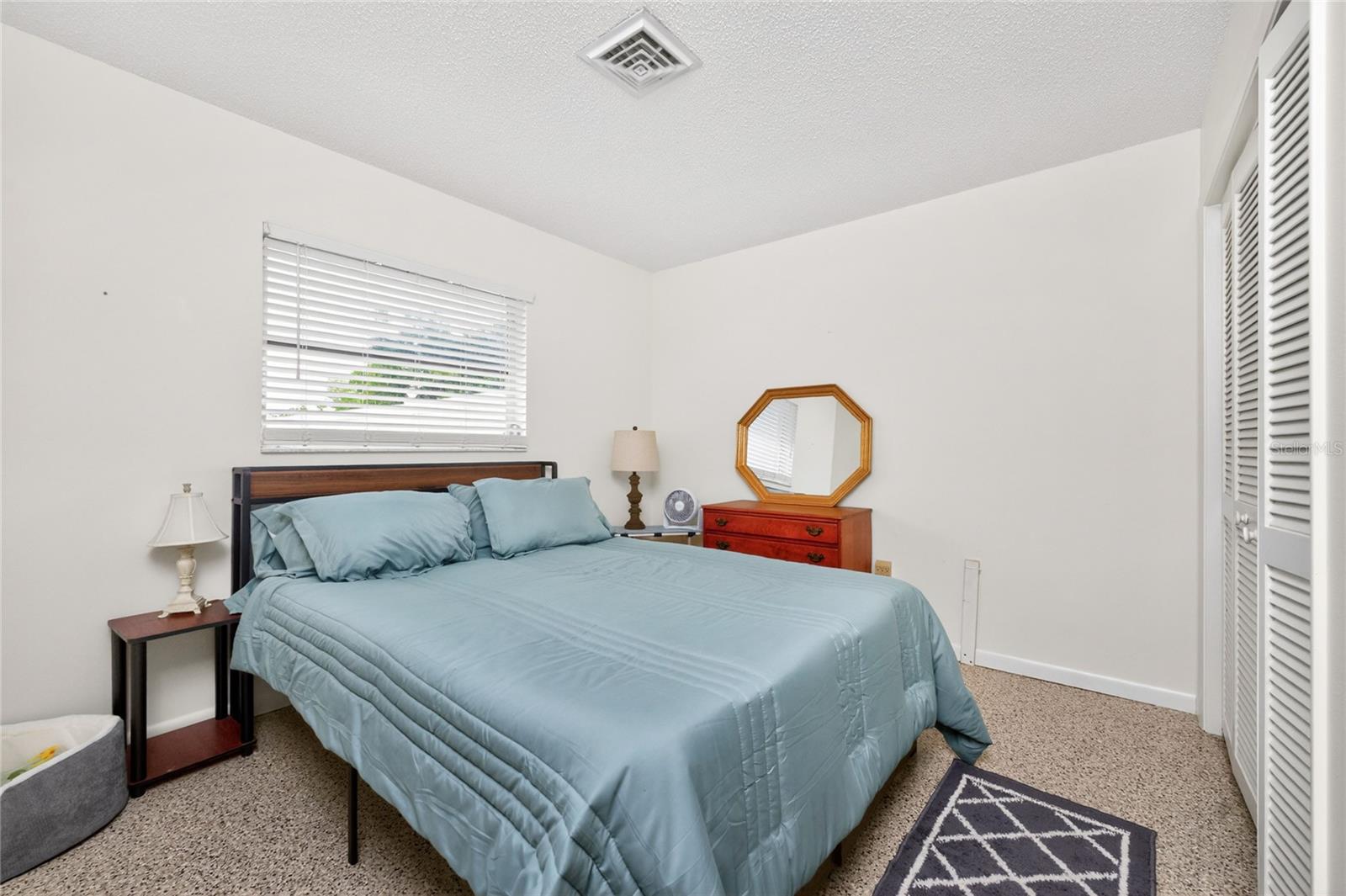 DEER CREEK WOODS - Residential Income