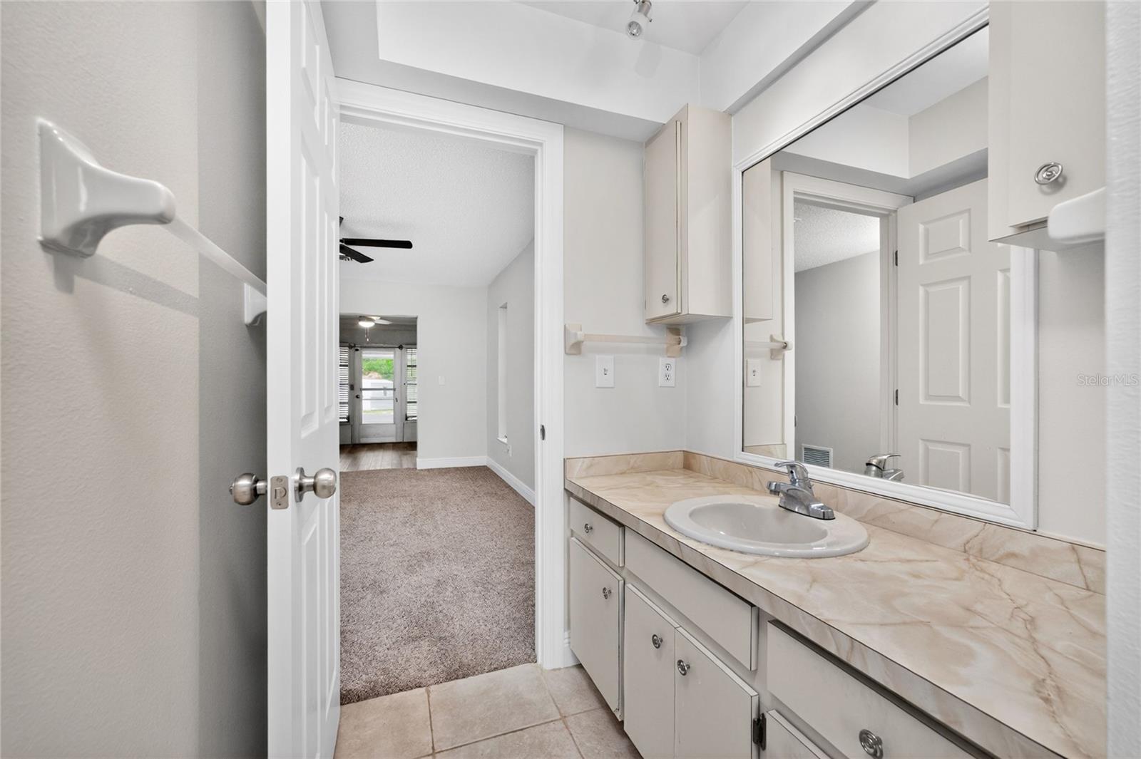 DEER CREEK WOODS - Residential Income