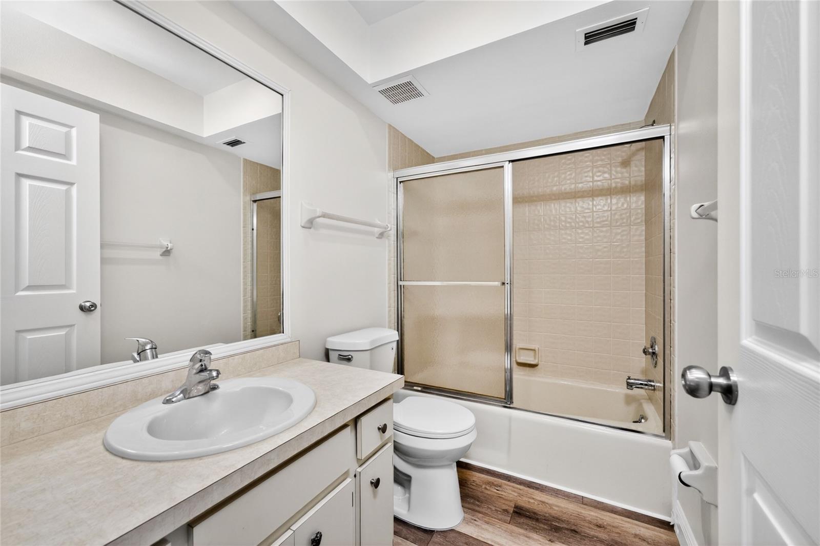 DEER CREEK WOODS - Residential Income