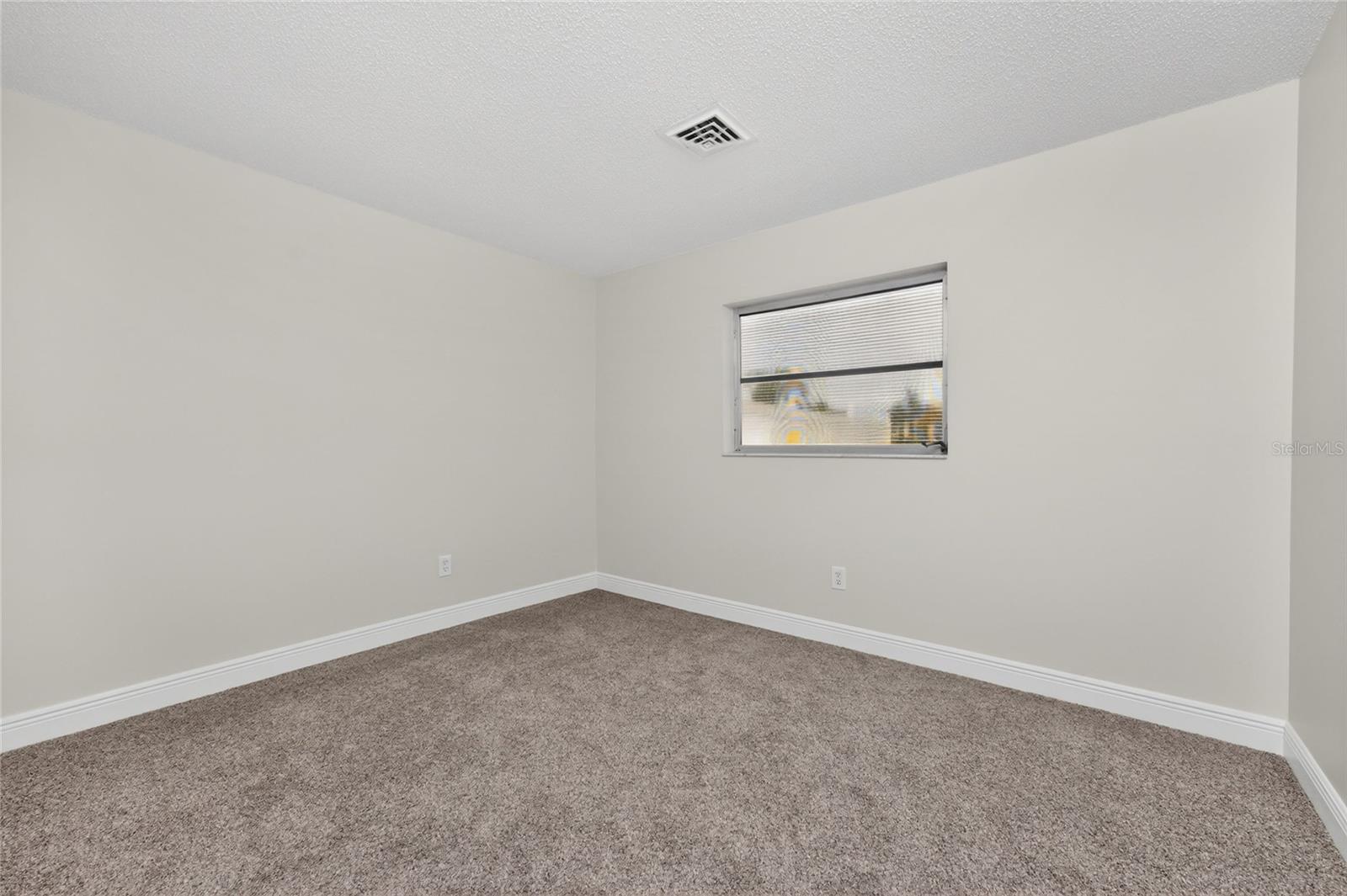 DEER CREEK WOODS - Residential Income