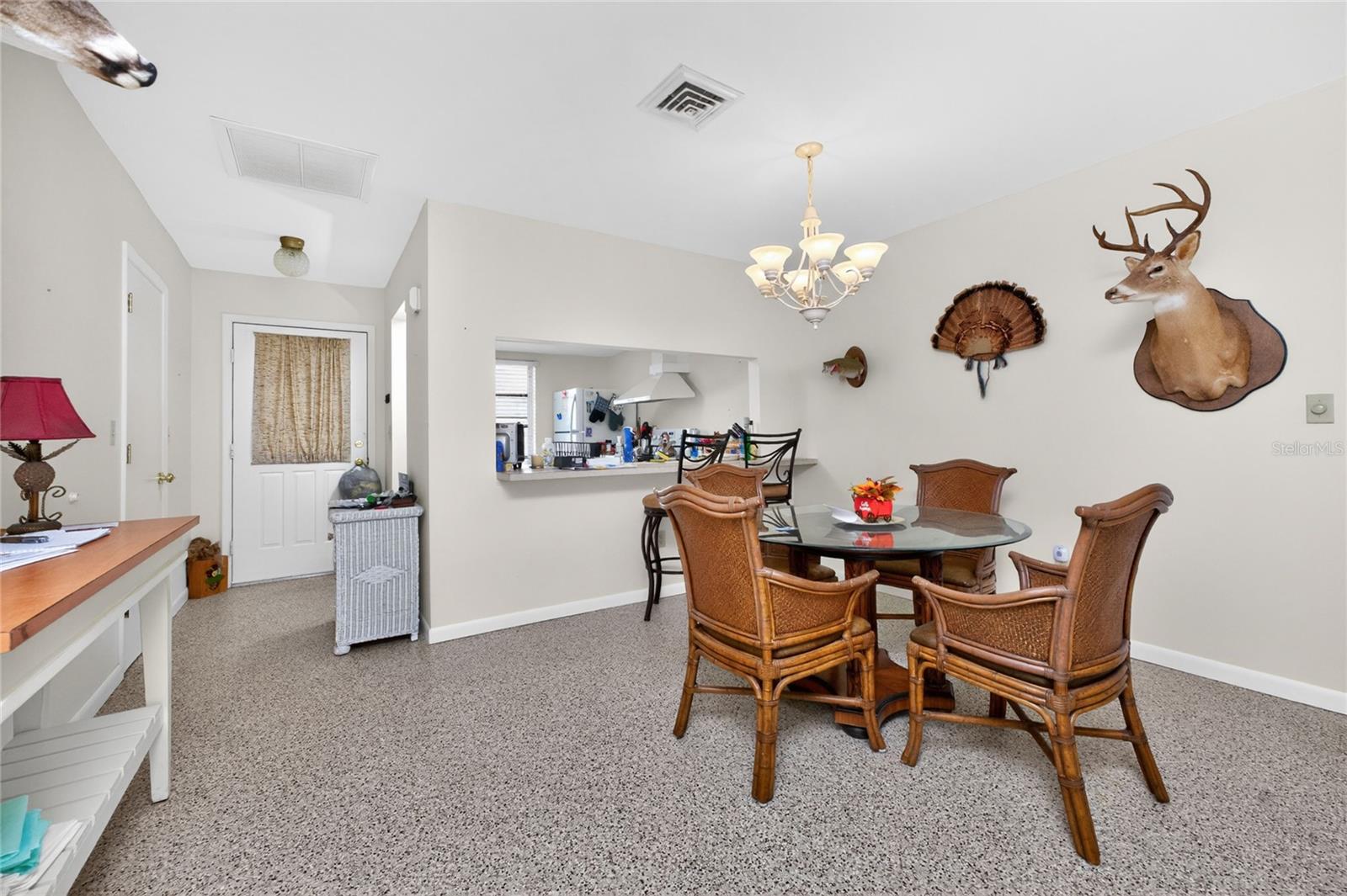 DEER CREEK WOODS - Residential Income