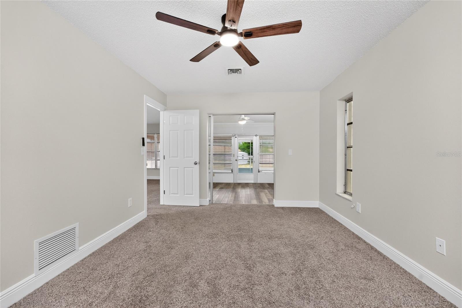 DEER CREEK WOODS - Residential Income