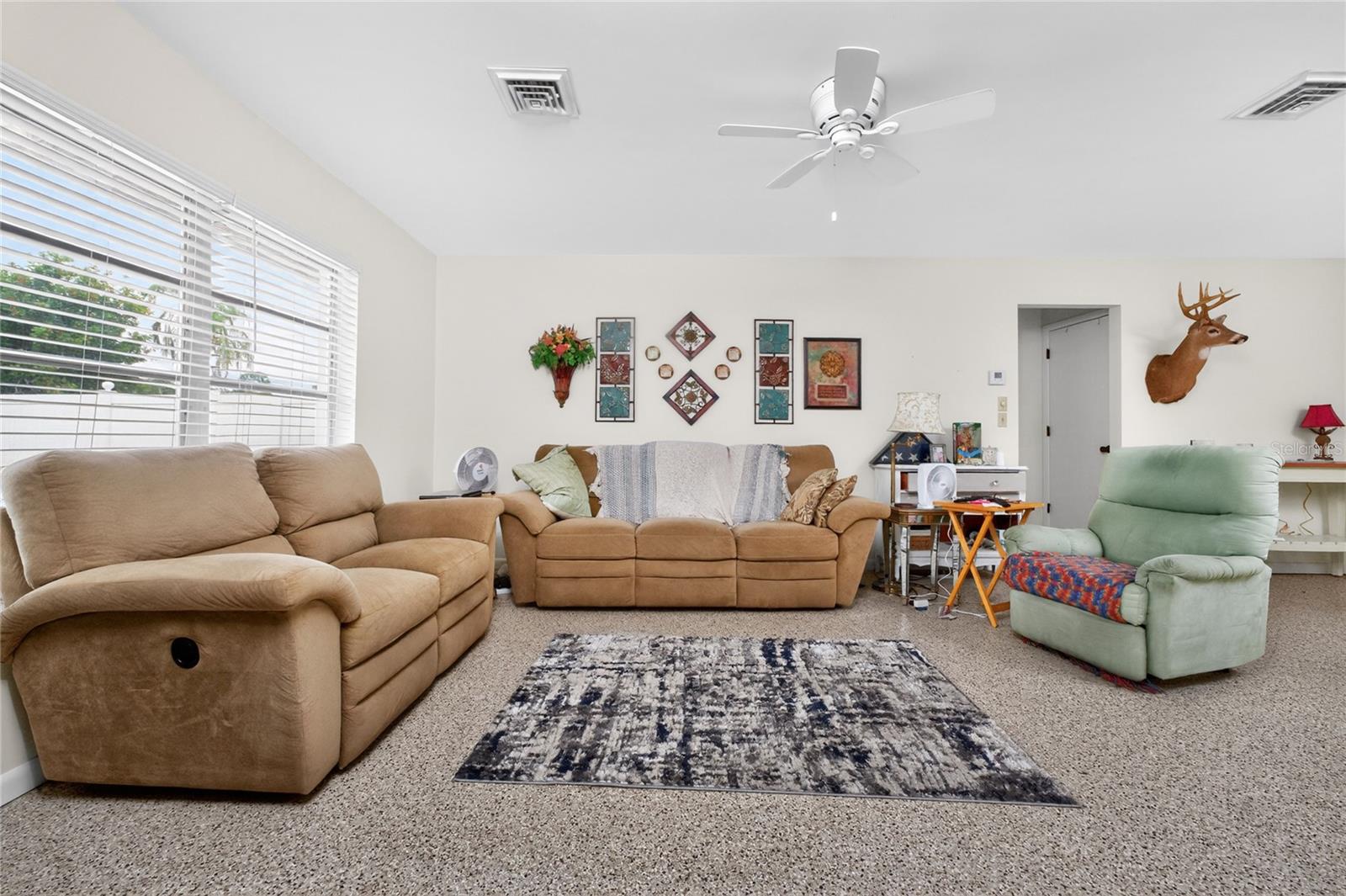 DEER CREEK WOODS - Residential Income