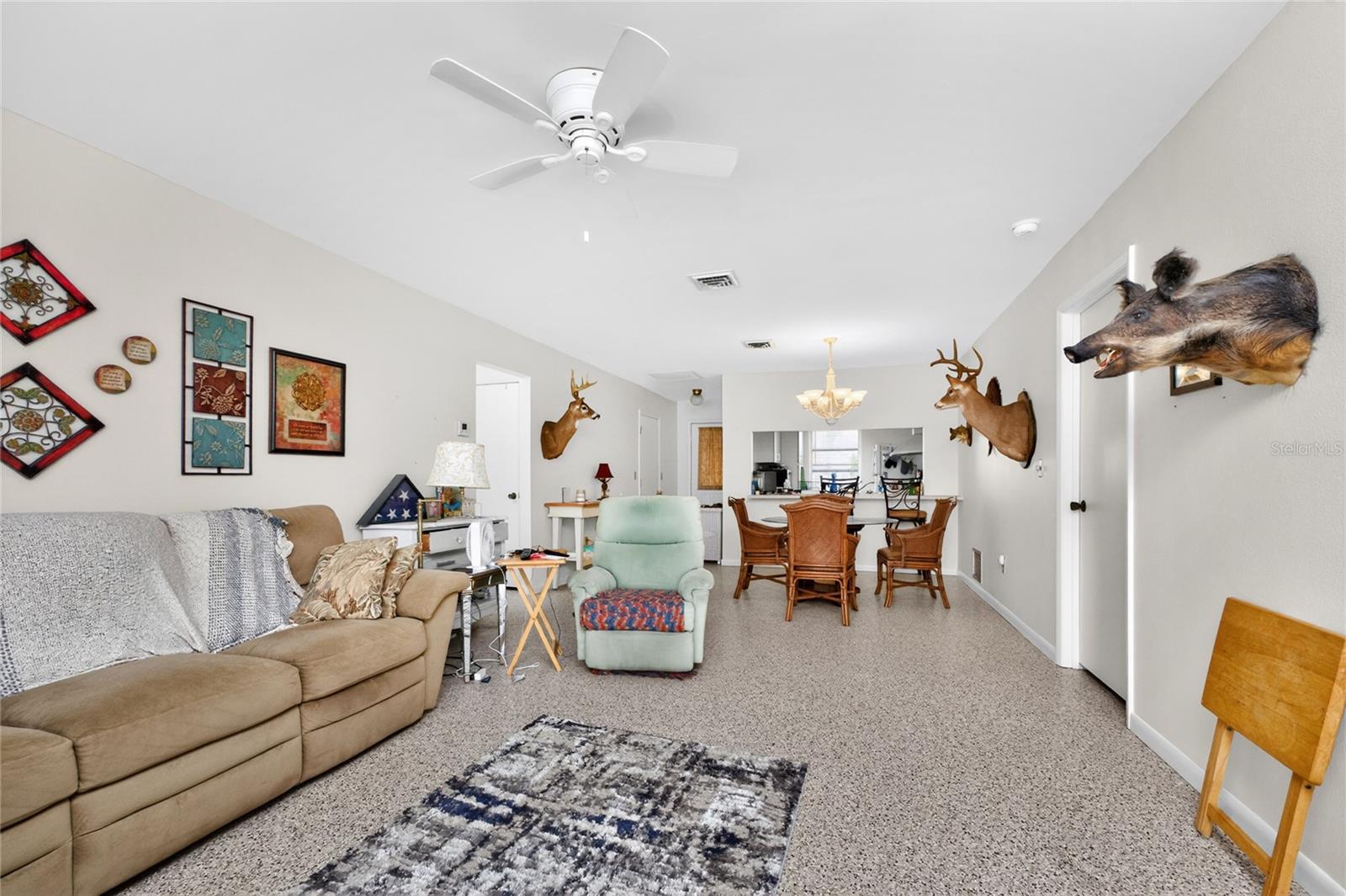 DEER CREEK WOODS - Residential Income