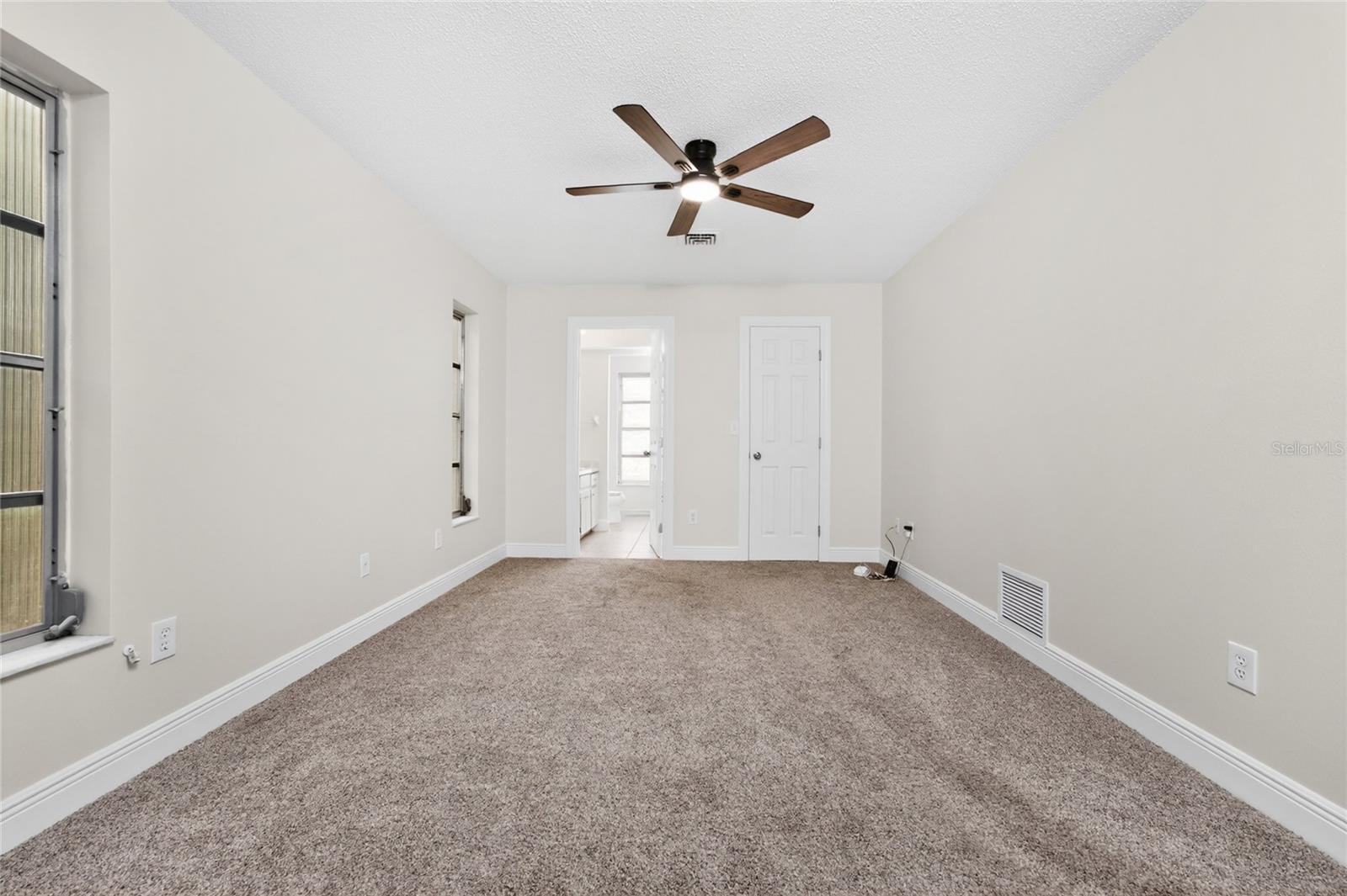 DEER CREEK WOODS - Residential Income