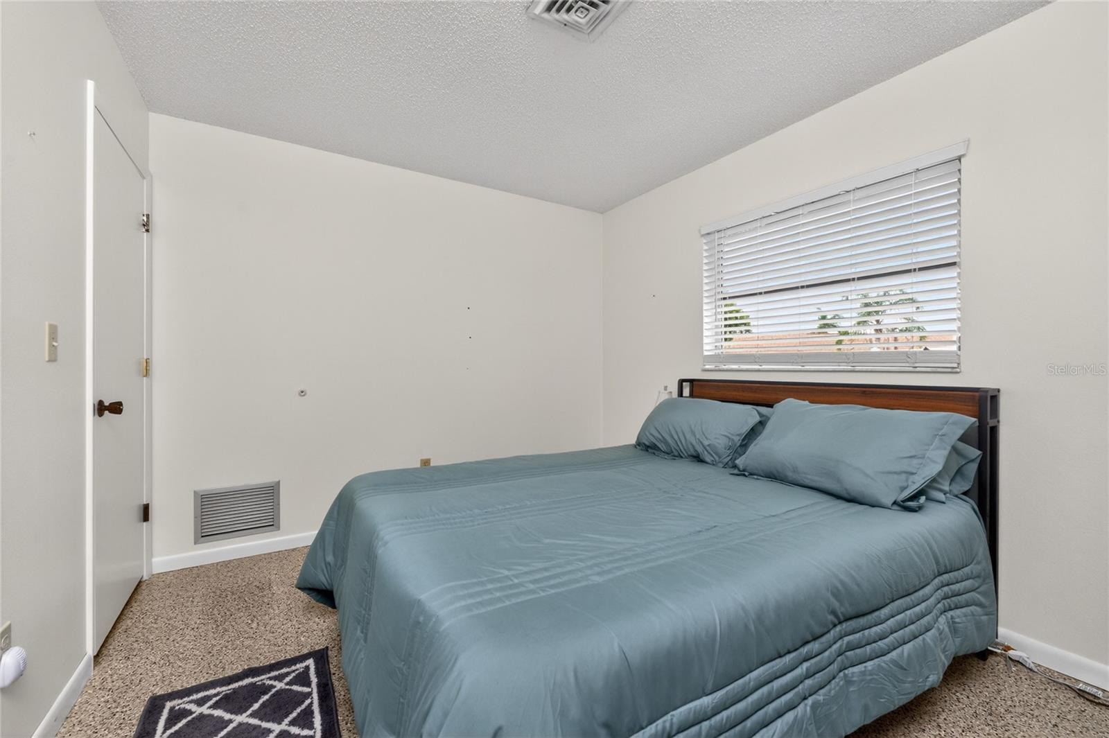 DEER CREEK WOODS - Residential Income