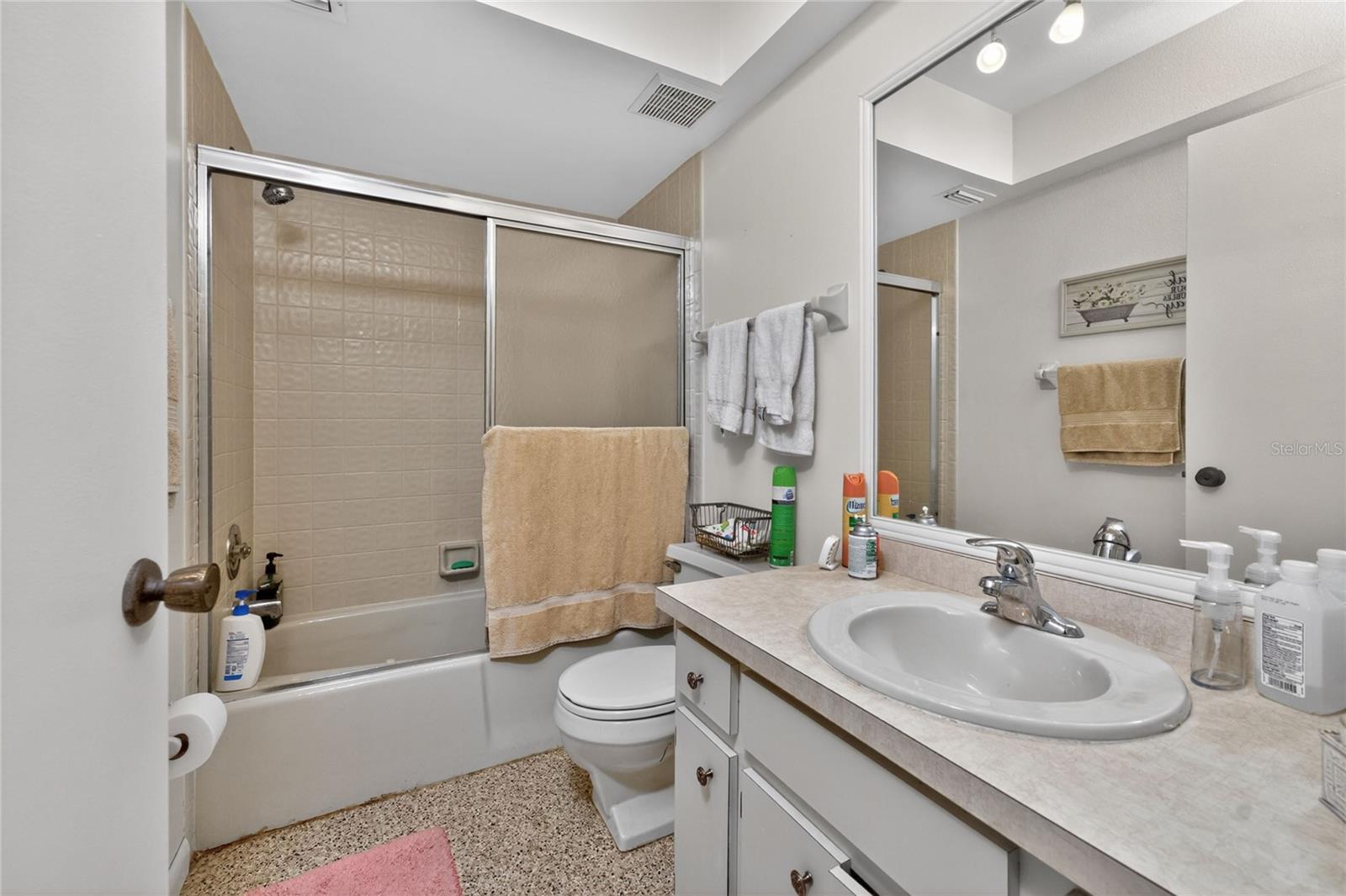 DEER CREEK WOODS - Residential Income