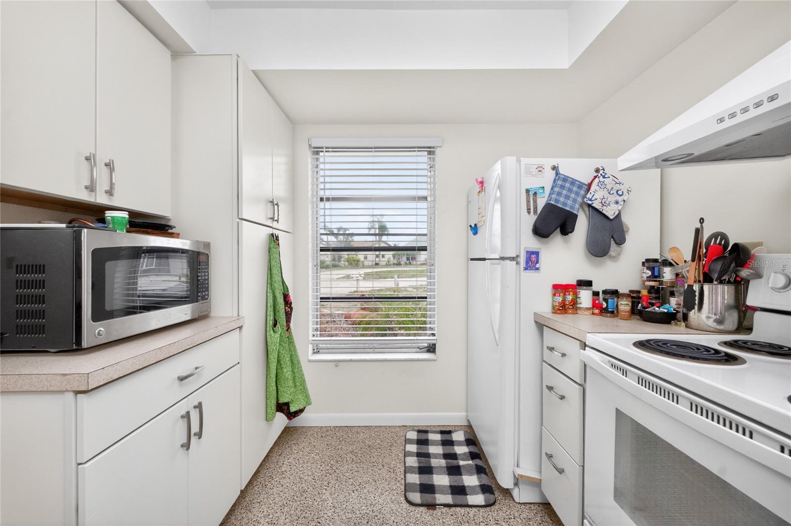 DEER CREEK WOODS - Residential Income