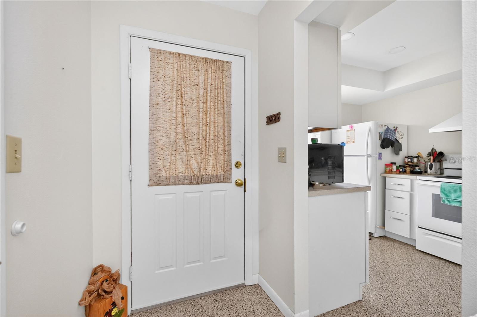 DEER CREEK WOODS - Residential Income