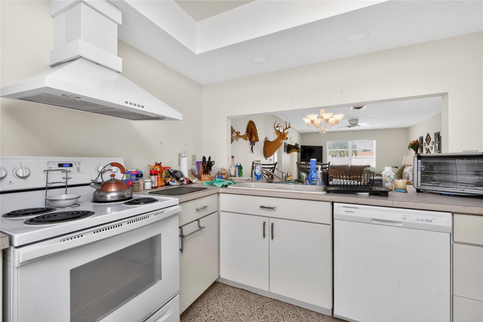 DEER CREEK WOODS - Residential Income