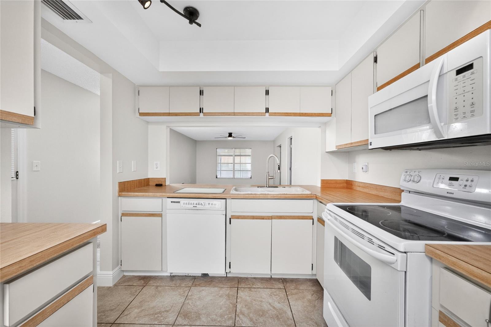 DEER CREEK WOODS - Residential Income