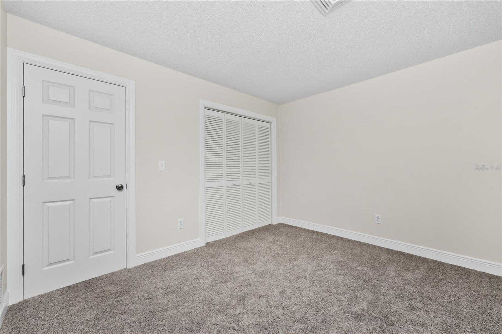 DEER CREEK WOODS - Residential Income