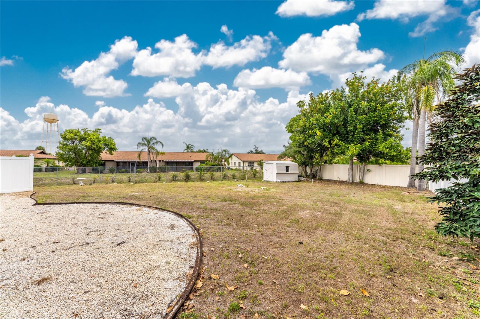 DEER CREEK WOODS - Residential Income