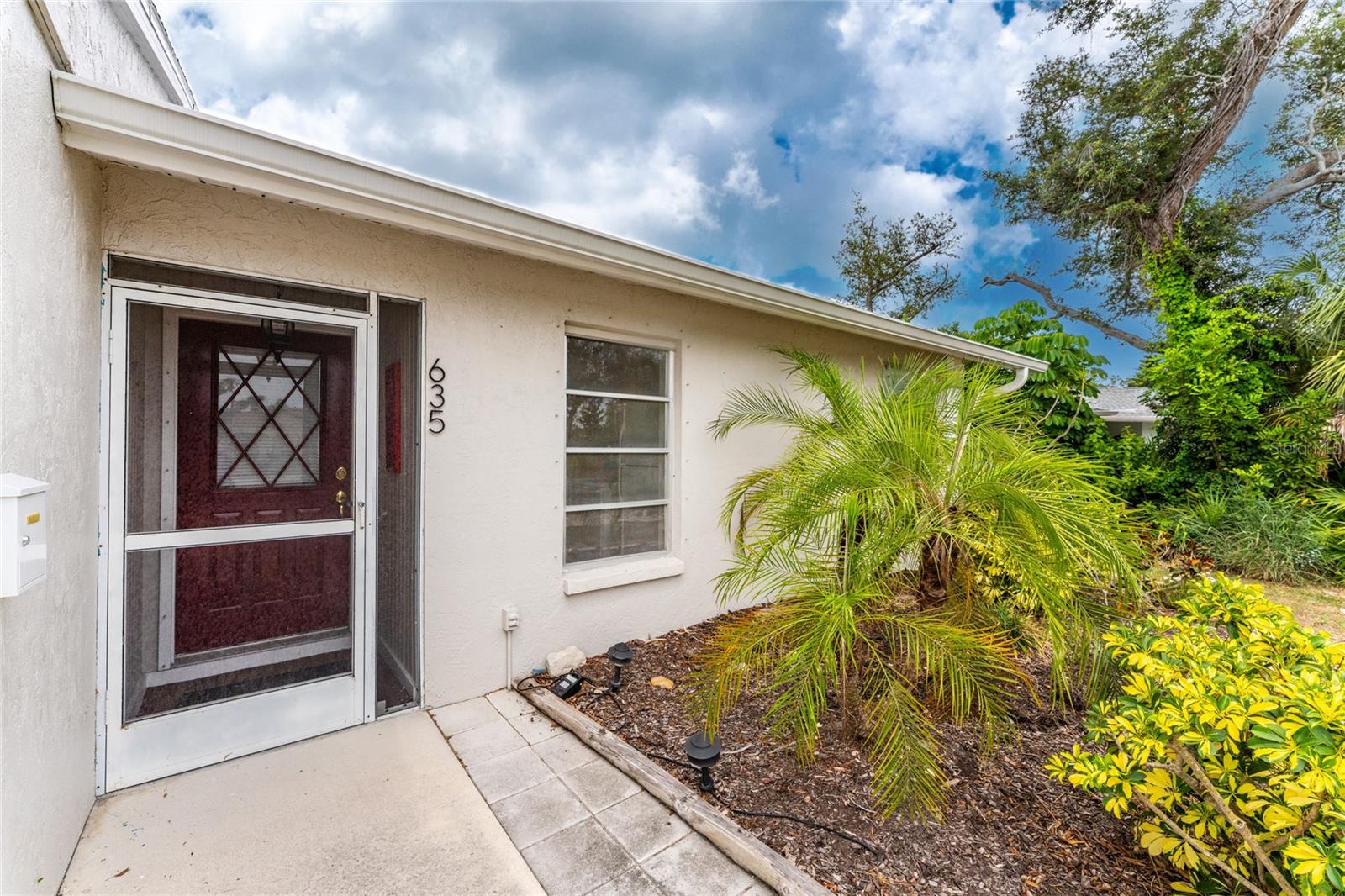 DEER CREEK WOODS - Residential Income