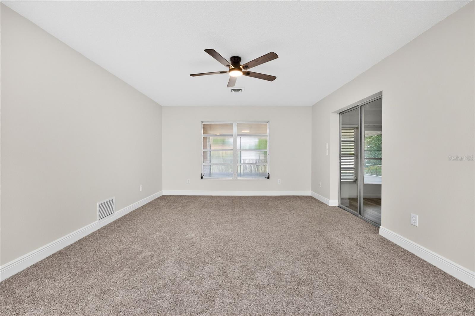 DEER CREEK WOODS - Residential Income