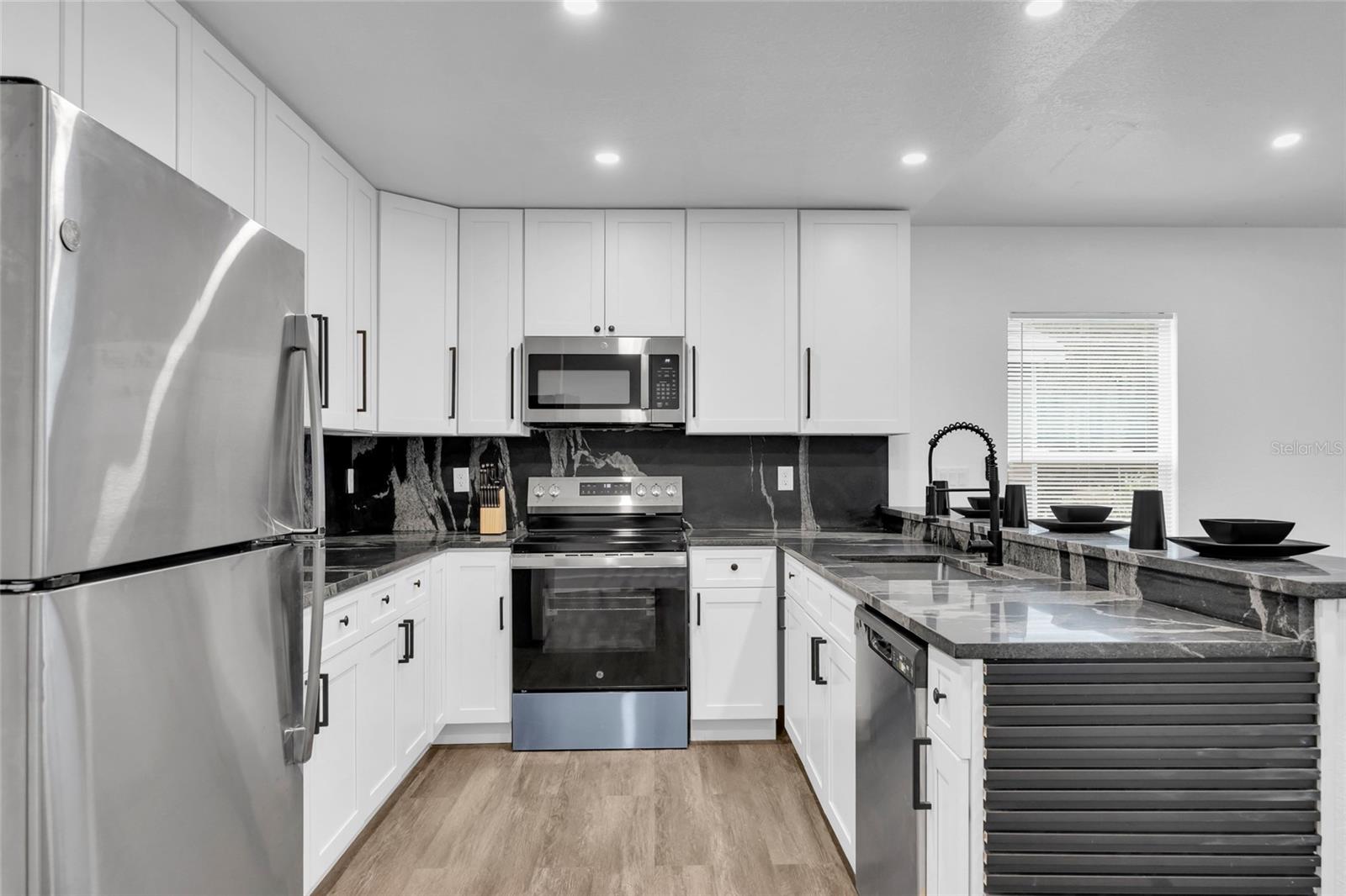 ROSELAND PARK - Residential
