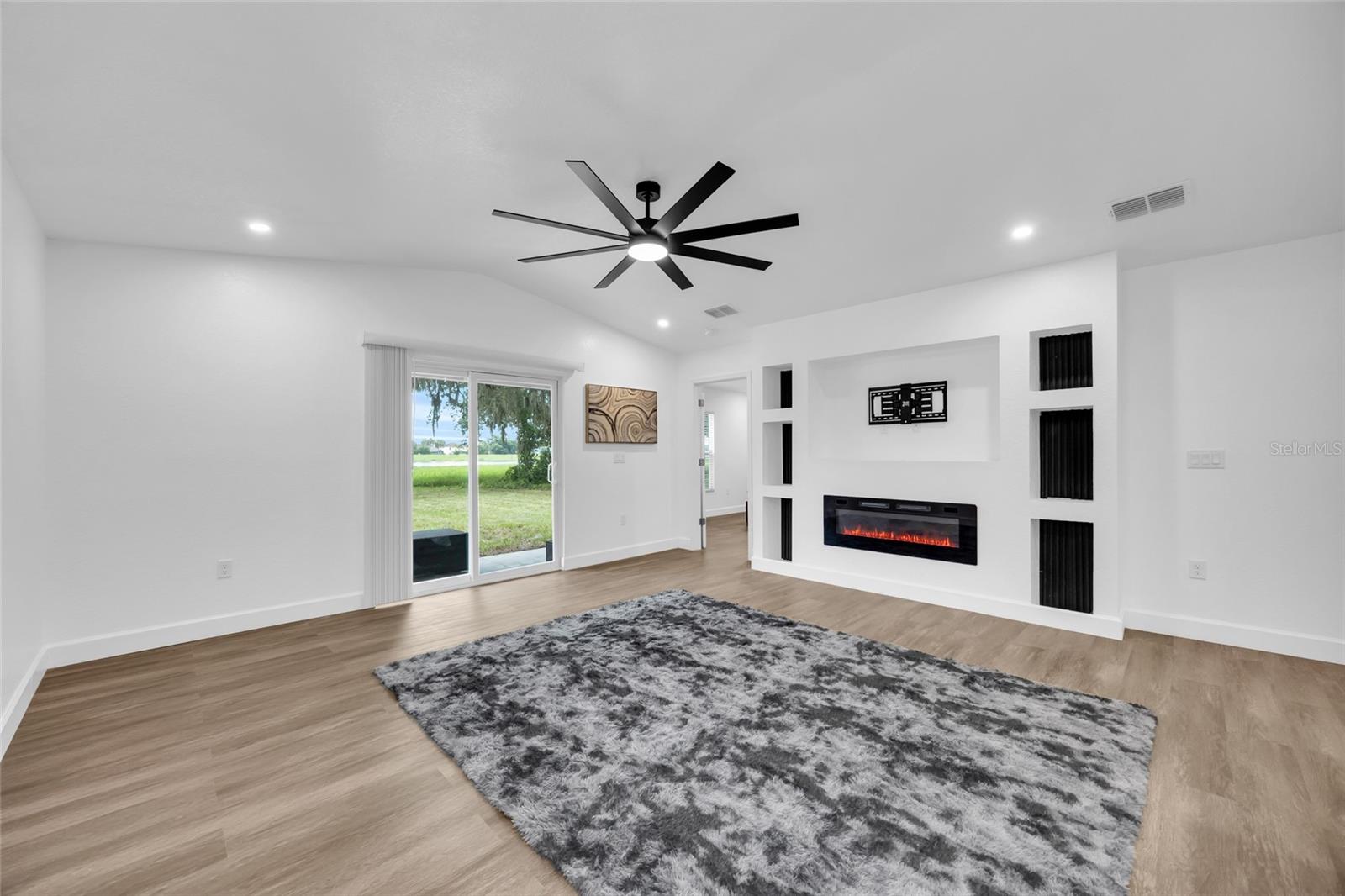 ROSELAND PARK - Residential