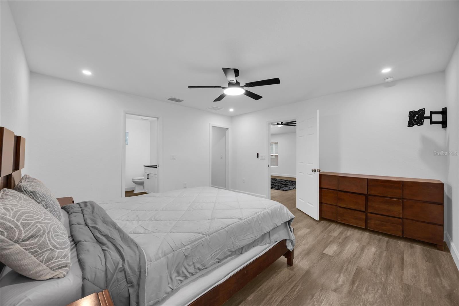 ROSELAND PARK - Residential