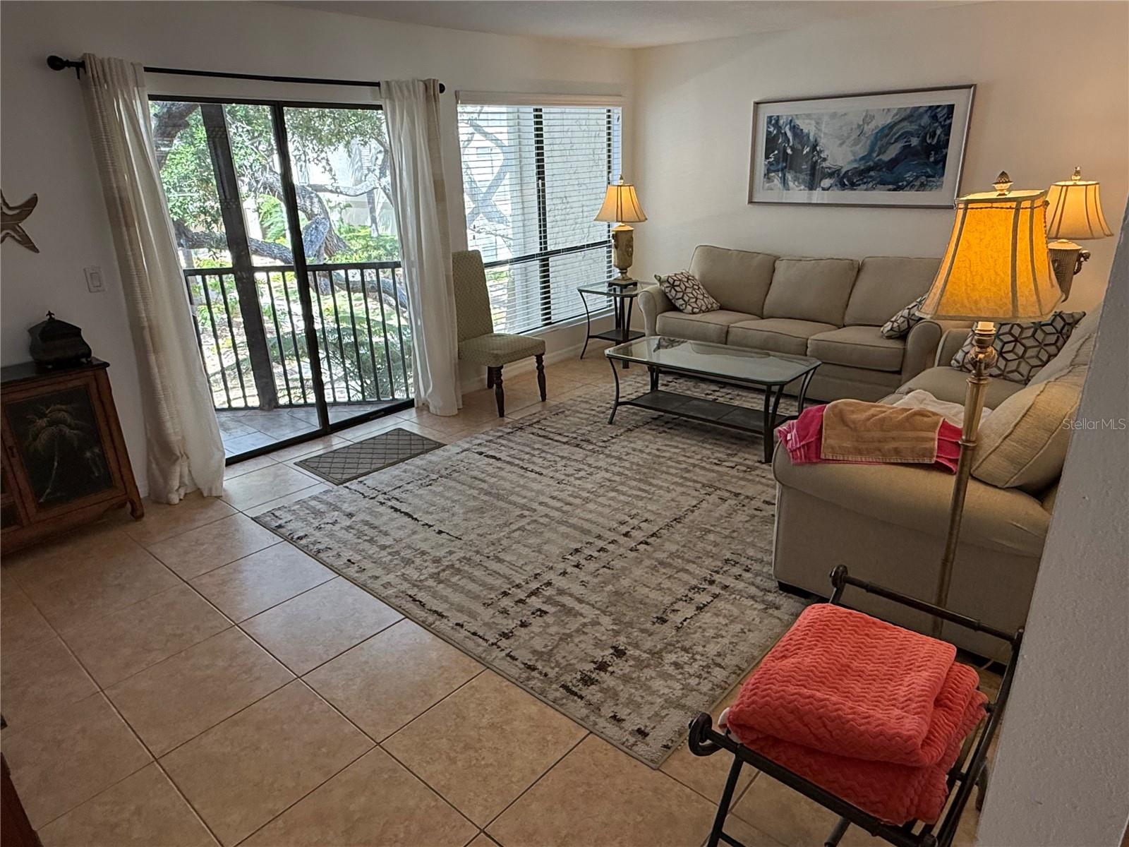 BAY OAKS - Residential